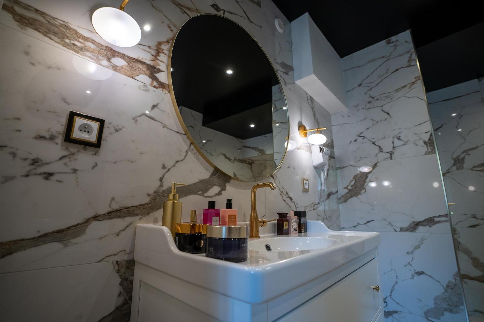 Appartement D'Exception Avec Jacuzzi Villefranche-sur-Saone Exterior photo